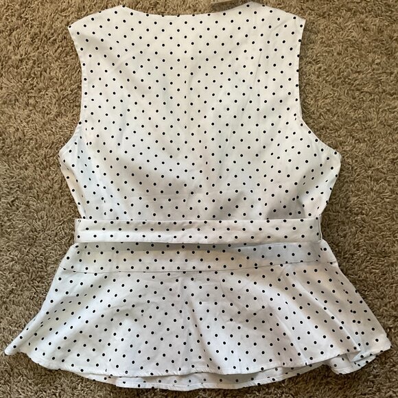 NY & Co 7th Ave Sleeveless B & W Polka Dot V Neck Peplum Top w/ Belt, Large, NWT - Picture 4 of 9